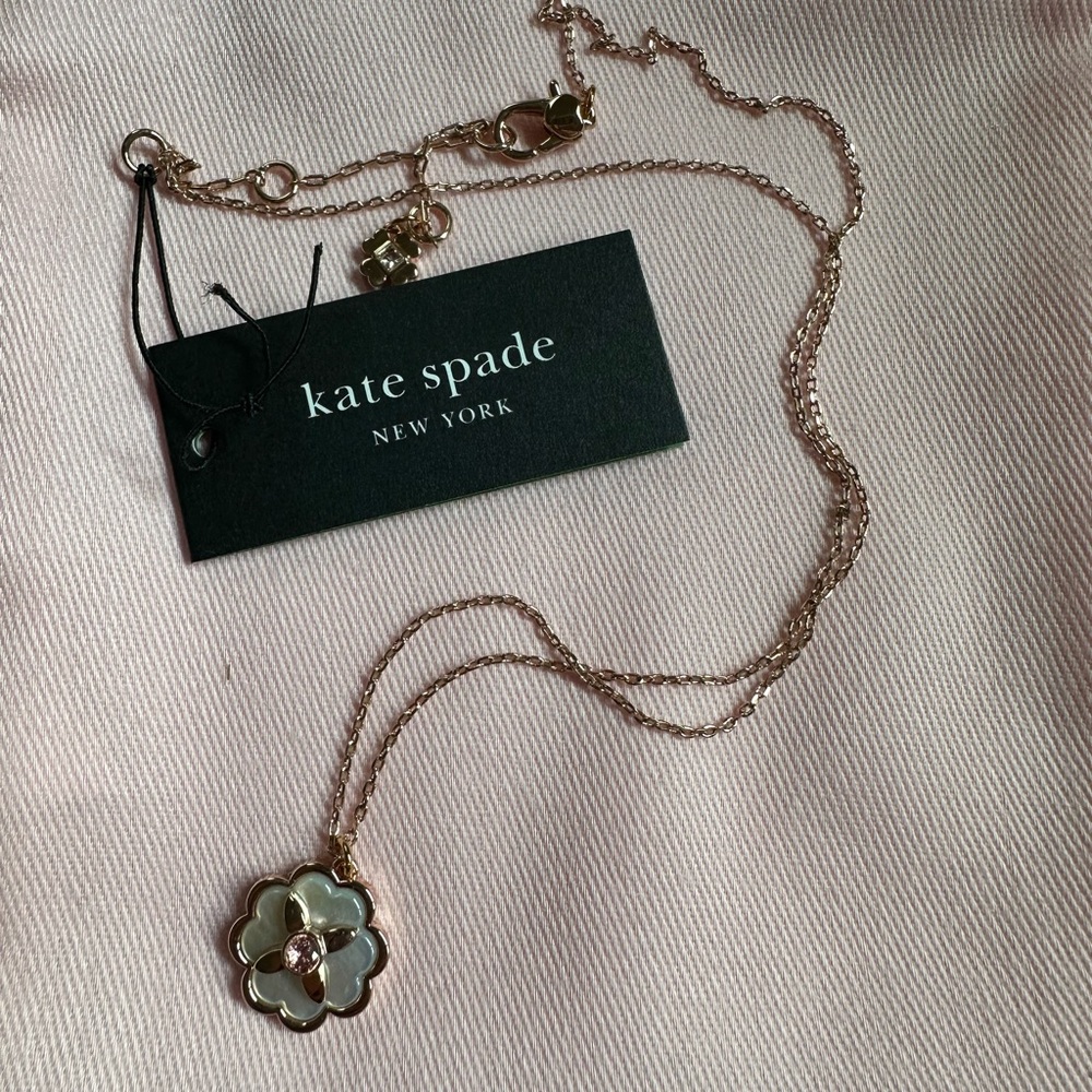 Kate spade heritage bloom rose necklace